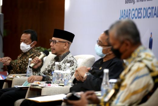 Harus Beradaptasi, Jawa Barat Perluas Sistem Pembayaran Digital - GenPI.co