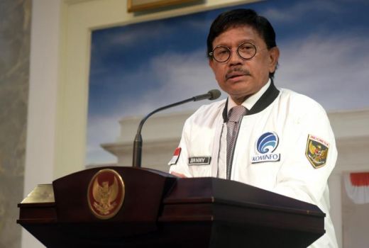 Perombakan Kabinet Jadi Melebar, Menteri Johnny Plate Disebut - GenPI.co