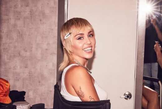 Miley Cyrus Terpuruk Selama Masa Karantina - GenPI.co