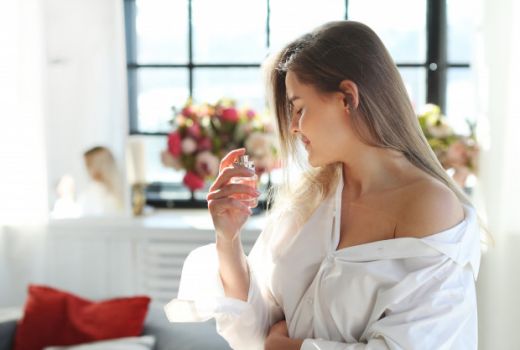 3 Jenis Aroma Parfum Bikin Pasangan Selalu Ingin di Samping Kamu - GenPI.co