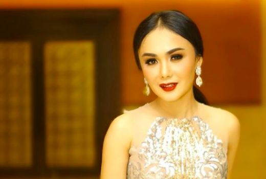 Penampilan Yuni Shara Saat Berjemur Bikin Meleleh Netizen... - GenPI.co