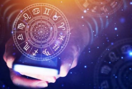 Ramalan Zodiak Cinta 13.12, Aquarius Berduaan, Scorpio di Ranjang - GenPI.co