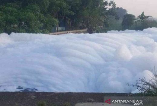 Waduh! Limbah Busa Muncul di Bekasi, Bentuknya Seperti Awan - GenPI.co JABAR