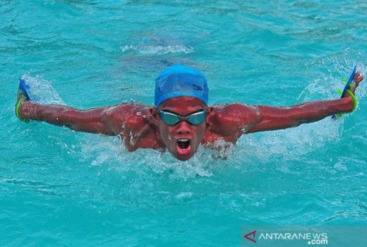 Bangga! Atlet Renang Jabar Raih Emas Pertama di Peparnas Papua - GenPI.co JABAR