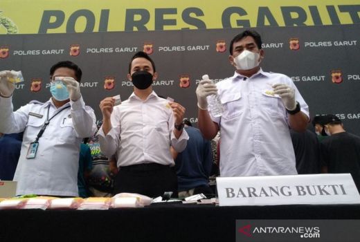 Transaksi Barang Memabukkan, 20 Orang Ditangkap Polres Garut - GenPI.co JABAR