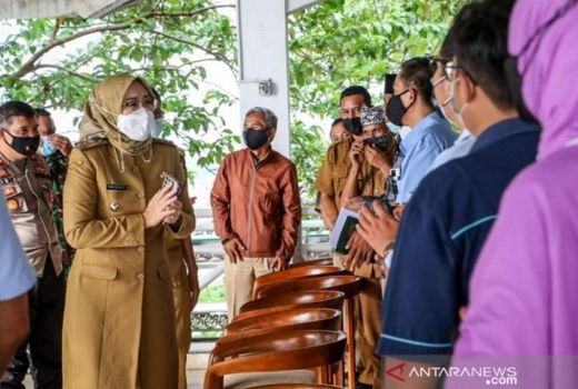 Bupati Anne Ingin Pemprov Jabar Perbaiki Rusaknya Jalan Pramuka - GenPI.co JABAR