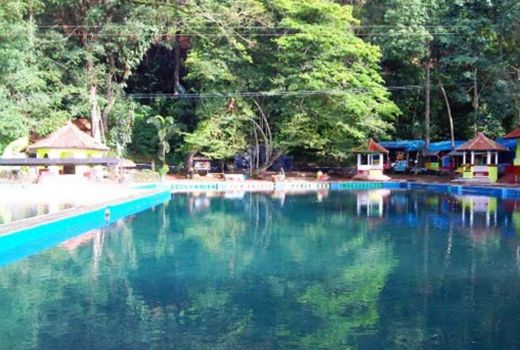 Uniknya Kolam Ikan Cigugur, Hanya Dihuni Ikan Langka Kancra Bodas - GenPI.co JABAR