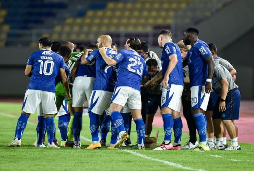 Robert Kecewa Tren Kemenangan Persib Terhenti - GenPI.co JABAR