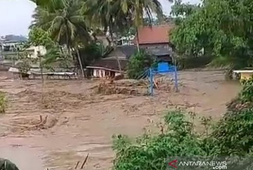 Pemukiman Warga Sukawening Garut Diterjang Banjir Bandang - GenPI.co JABAR