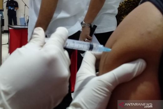 Acara Vaksinasi Massal Karawang Targetkan Pemberian 30.000 Dosis - GenPI.co JABAR