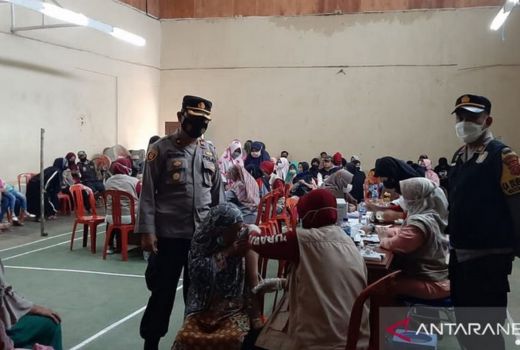 Akhir 2021, Vaksinasi Kabupaten Sukabumi Harus Mencapai 70 Persen - GenPI.co JABAR
