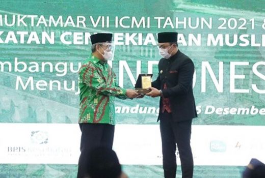 Gubernur Jabar Dapat Penghargaan Inovasi ICMI Iptek Award - GenPI.co JABAR