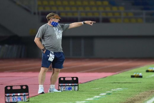 Kalah dari Persebaya, Pelatih Persib Sangat Kecewa - GenPI.co JABAR