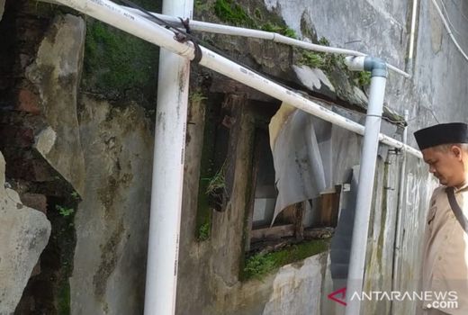 Puluhan Rumah di Sukabumi Rusak Gara-gara Pergerakan Tanah - GenPI.co JABAR