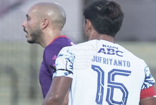 Masih Berkabung, Persib Pakai Pita Hitam saat Bertanding - GenPI.co JABAR