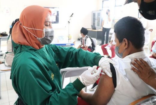 10.433 Anak 6-11 Tahun Ikuti Vaksinasi Covid-19 di Bekasi - GenPI.co JABAR