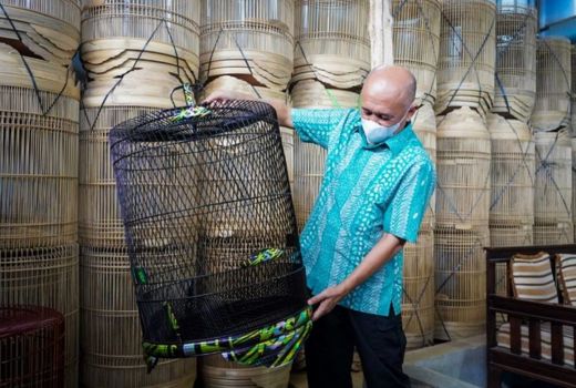 Menkop UKM Ajak Perajin Sangkar Burung di Garut Urus NIB - GenPI.co JABAR