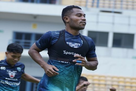 Pelatih Persib Fokuskan Tingkat Kebugaran Pemain - GenPI.co JABAR