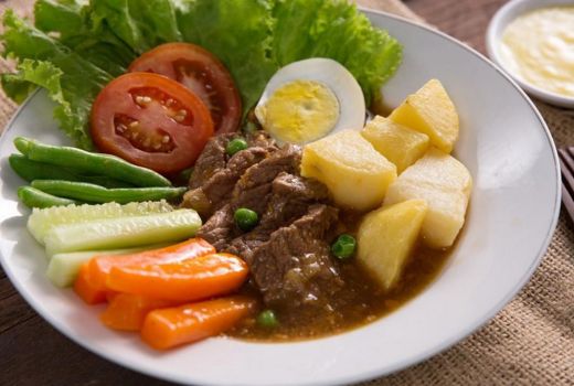 4 Menu Natal Khas Keluarga Indonesia - GenPI.co JABAR