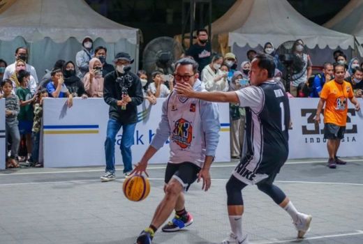 Tanding Basket 3X3, Denny Sumargo Kalahkan Bima Arya - GenPI.co JABAR