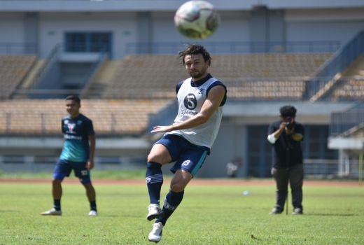 Kata Pelatih Persib, Semua Pemain dalam Keadaan Bugar - GenPI.co JABAR