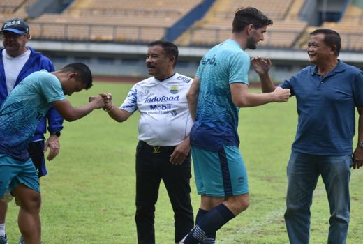 Umuh Ingatkan Para Pemain Persib agar Tidak Jemawa - GenPI.co JABAR