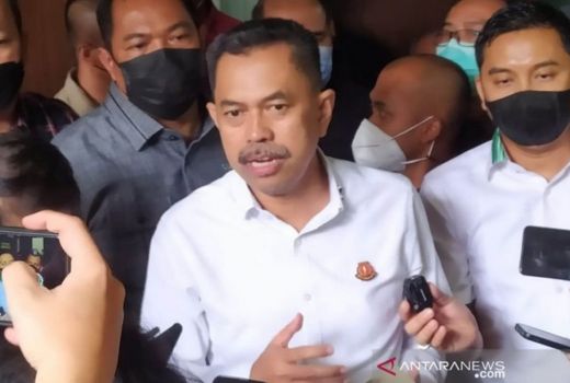 Istri Herry Wirawan Rela Mengasuh Bayi Santriwati Korban Asusila - GenPI.co JABAR