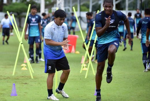 Hadapi Persita Tangerang, 2 Pemain Baru Persib Berpeluang Tampil - GenPI.co JABAR