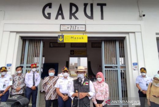 Gubernur Jabar Minta Menhub Segera Resmikan Jalur KA Cibatu-Garut - GenPI.co JABAR