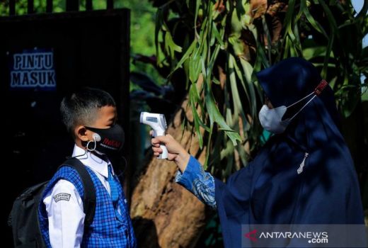 Guru di Kota Bogor Diminta Kumpulkan Sertifikat Vaksin, Ada Apa? - GenPI.co JABAR