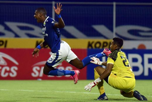 Walau Menang atas Persita, Pelatih Persib belum Puas, Ada Apa? - GenPI.co JABAR