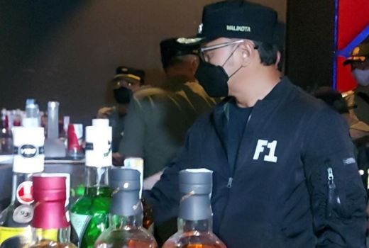 Langgar 3 Aturan, Tempat Hiburan Malam Zentrum Kota Bogor Disegel - GenPI.co JABAR