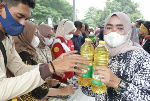 Disperindag Jabar Pantau Toko Penjual Minyak Goreng, Ini Hasilnya - GenPI.co JABAR