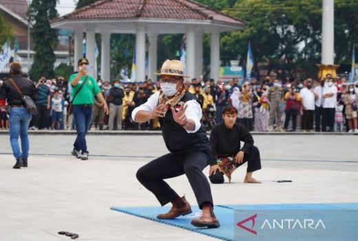 Resmikan Alun-alun Garut, Gubernur Jabar: Semoga Warga Bahagia - GenPI.co JABAR