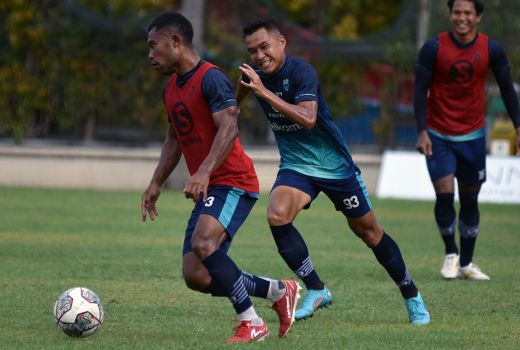 Bek Persib Bandung Ardi Idrus Waspadai Lini Depan Persikabo 1973 - GenPI.co JABAR