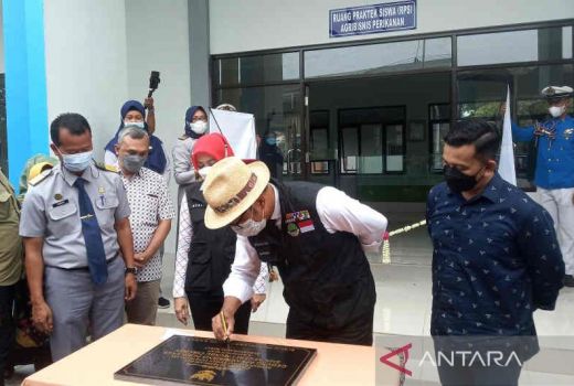 Kurangi Pengangguran, Emil Minta SMK Adaptasi Kebutuhan Industri - GenPI.co JABAR