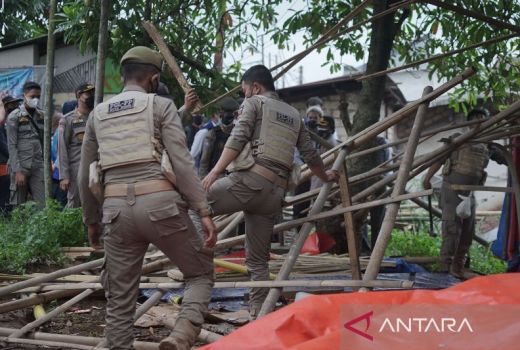 Sudah Diingatkan 3 Kali, 22 Lapak PKL di Ciawi Bogor Dibongkar - GenPI.co JABAR
