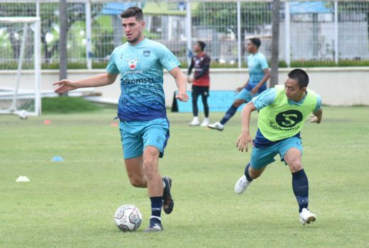 Bintang Persib Kembali, PSIS Bisa Gigit Jari - GenPI.co JABAR