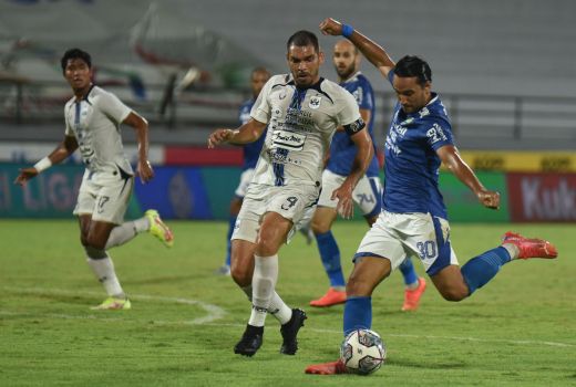 Persib vs PSIS 0-0: Buang Peluang, Makin Jauh dari Arema FC - GenPI.co JABAR