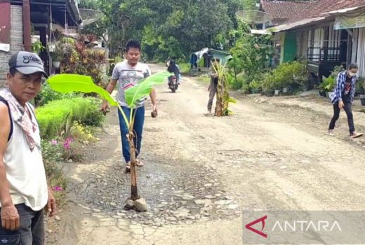 Bertahun-tahun Jalan di Selatan Cianjur Rusak, Akhirnya Didengar - GenPI.co JABAR