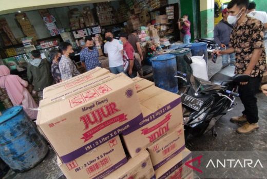 Stok Minyak Goreng di Cianjur Dijamin Aman, Mak-mak Pasti Happy - GenPI.co JABAR