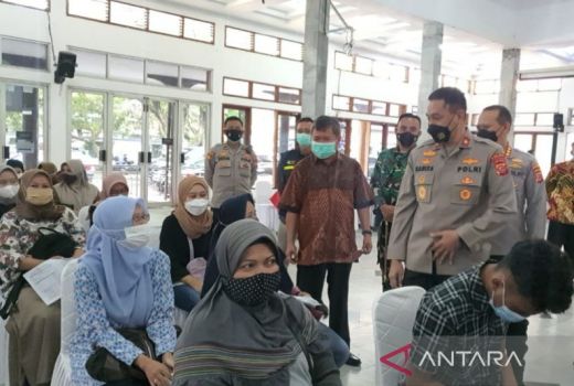 Polda Jabar Lakukan Manuver Top Genjot Vaksinasi Covid-19 - GenPI.co JABAR