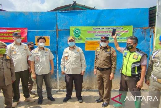 Satpol PP Kabupaten Bekasi Tegas, Perusahaan Tak Berizin Disegel - GenPI.co JABAR