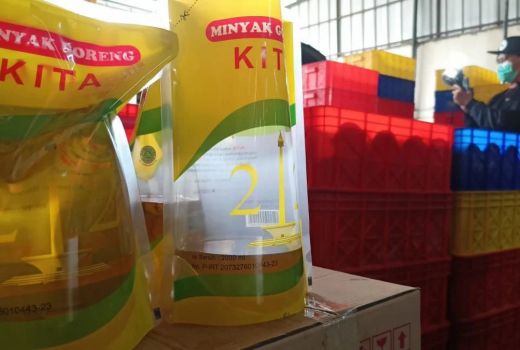 Sebuah Gudang Minyak Goreng disegel Polisi, Ini Penyebabnya - GenPI.co JABAR