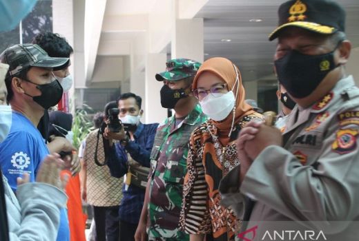 Warga Jabar Sadar Vaksinasi Covid-19, Kapolda Happy - GenPI.co JABAR