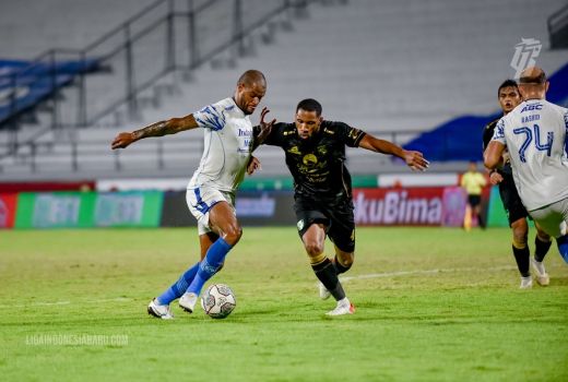 Kecewa dengan Wasit, Pelatih Persib: Kami Punyak Hak untuk Marah - GenPI.co JABAR