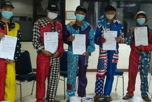 Ingin Pakai Kawat Gigi, Pelajar SMP di Depok Rela Jadi Badut - GenPI.co JABAR