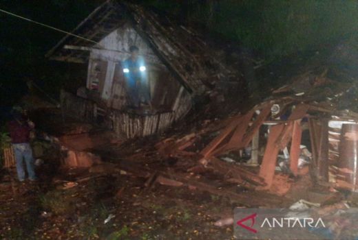 Satu Rumah di Garut Roboh, Begini Nasib Penghuni - GenPI.co JABAR