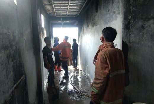 Gudang Penyimpanan Barang Pesantren Nurul Ikhlas Depok, Terbakar - GenPI.co JABAR