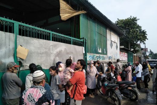 Rela Datang dari Bogor ke Depok Hanya untuk Dapat Minyak Goreng - GenPI.co JABAR